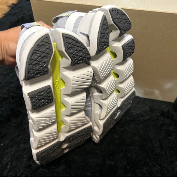 ON CLOUDSWIFT athletic training running lace up shoes sneakers women’s 9 new - Picture 5 of 7